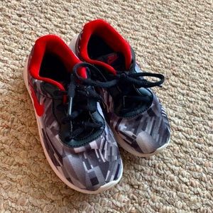 NIKE | Boys tennis shoes